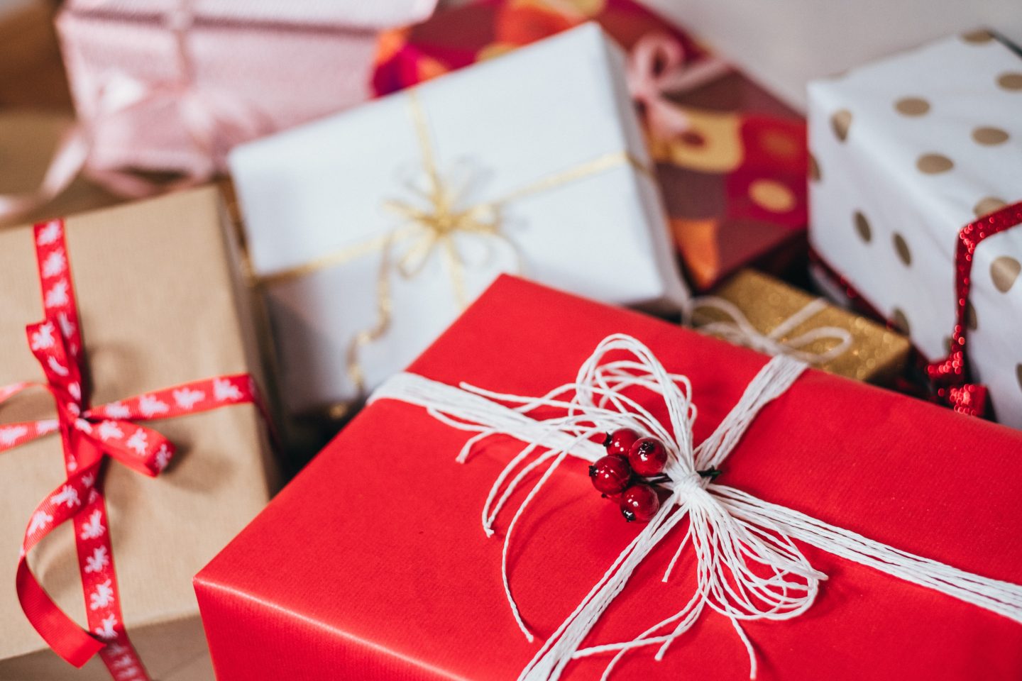 Creative Ways To Save Money On Gifts This Christmas